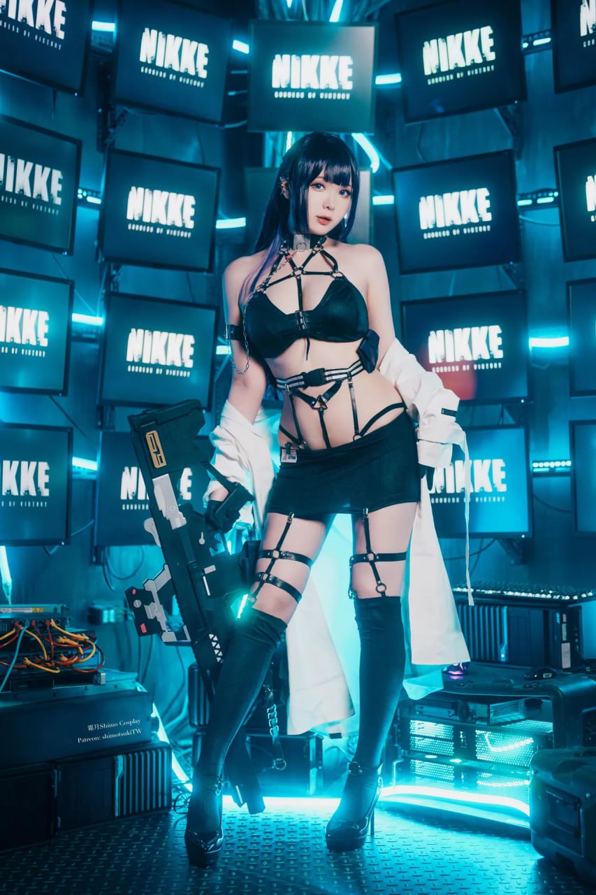 Seductive Secret Agent Cosplay: A Stunning Spy Girl Look That Turns Heads Seductive Secret Agent Cosplay: A Stunning Spy Girl Look That Turns Heads