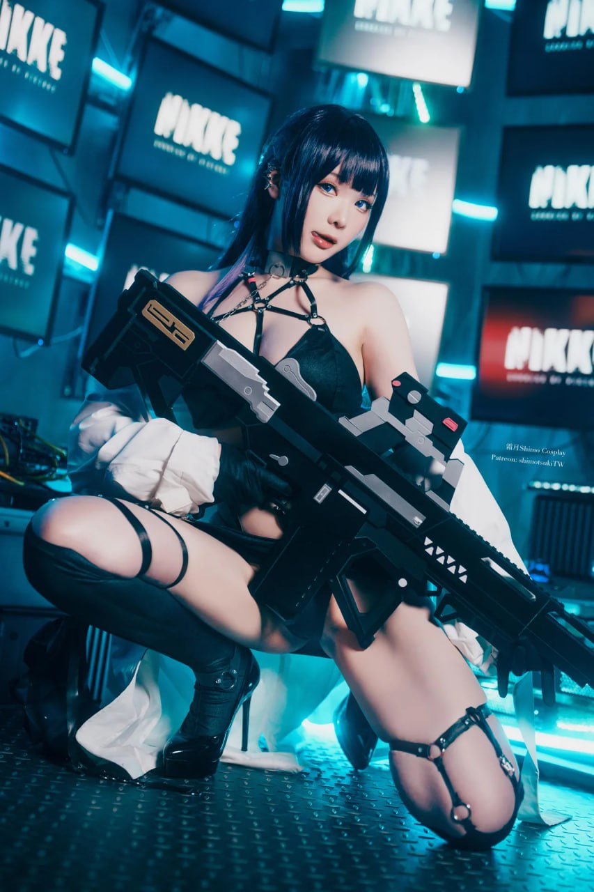 Seductive Secret Agent Cosplay: A Stunning Spy Girl Look That Turns Heads Seductive Secret Agent Cosplay: A Stunning Spy Girl Look That Turns Heads